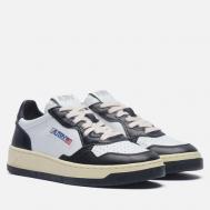 Женские кроссовки  Medalist Low Leather, цвет чёрный, размер 38 EU AUTRY