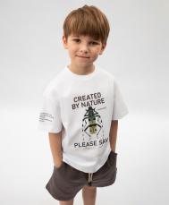 Футболка для мальчика силуэта умеренный оверсайз из органического хлопка с принтом белая  (104) Gulliver