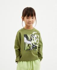 Лонгслив для девочки свободной формы с крупным декором зеленый Gulliver