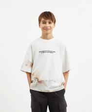 Футболка с коротким рукавом для мальчика свободной формы с оригинальным принтом молочная  (170) Gulliver