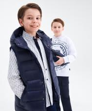 Жилет для мальчика стеганый плащевой на натуральном пуху черный  (128) Gulliver