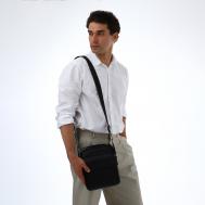 Сумка мужская через плечо на молнии , 2 наружных кармана, черная Textura