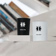 Набор ароматических свечей Легкое дуновение и тропическая вода цвет: белый, черный (130 мл - 2 шт) Togas