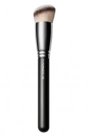 Косметическая кисть Synthetic Rounded Slant Brush №170 Mac