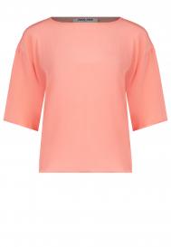 Футболка MAX & MOI