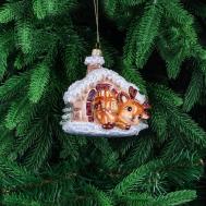 Игрушка ёлочная  оленёнок возле избы Snow and Stars