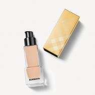 Тональная основа Ultimate Glow Burberry