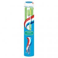 Зубная щетка Инбитвин клин In-Between Clean Aquafresh