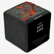 Бомбочка для ванны "Амбра и перец" с солью, шиммером и сухоцветами Solace