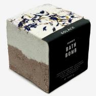Бомбочка для ванны "Табак и ваниль" с солью, шиммером и сухоцветами Solace