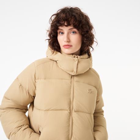 Женская короткая куртка  с капюшоном Lacoste