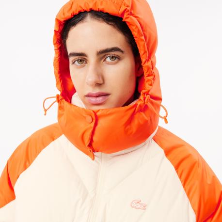 Женская короткая куртка  с высоким воротом и капюшоном Lacoste