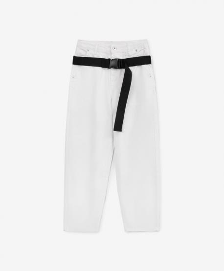 Джинсы для девочки силуэта Mom fit белые с контрастным поясом  (158) Gulliver