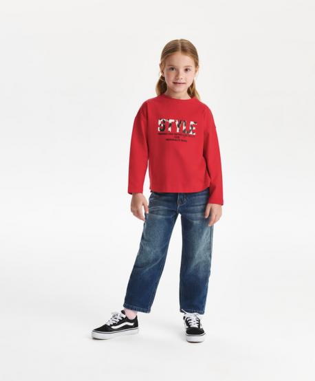 Лонгслив для девочки свободной формы красный Gulliver