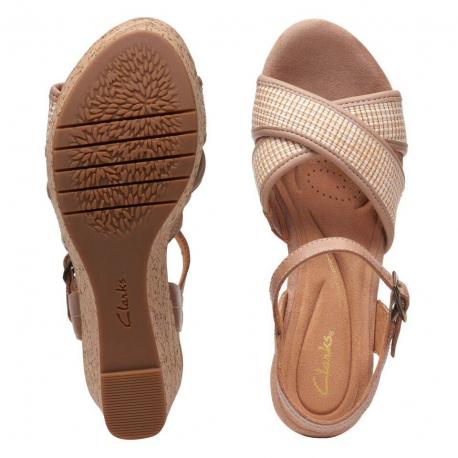 Женские босоножки , бежевые Clarks