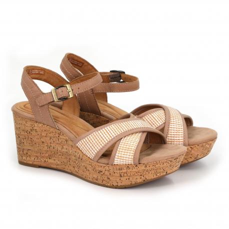 Женские босоножки , бежевые Clarks