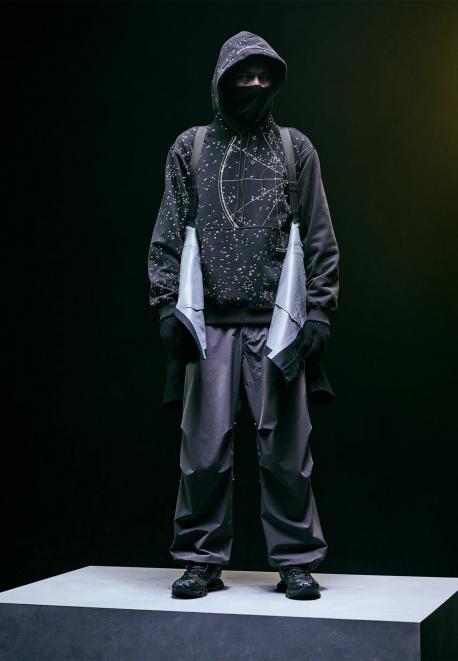 Худи MAHARISHI