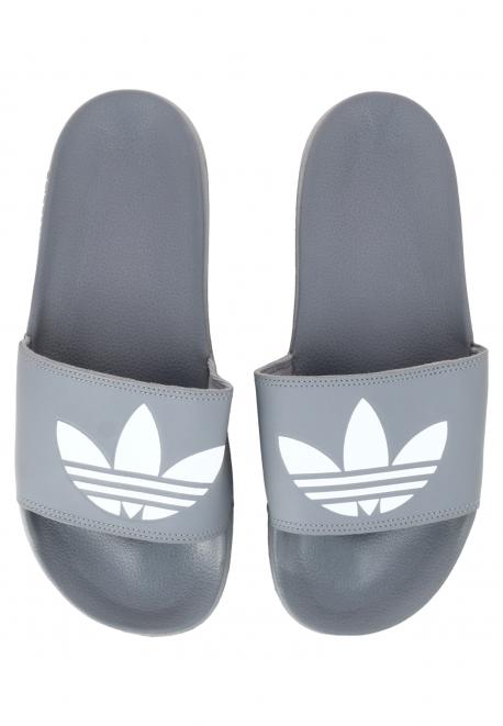 Сланцы Adidas