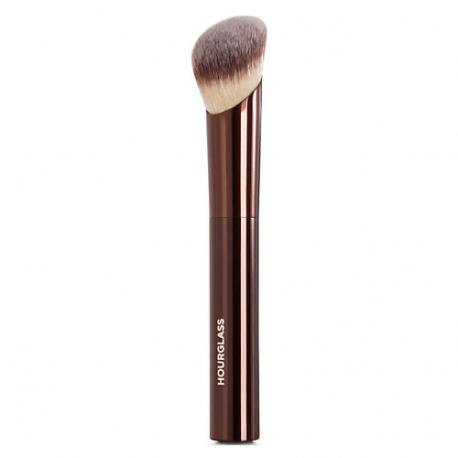 Кисть для нанесения тонального крема Ambient Soft Glow Hourglass