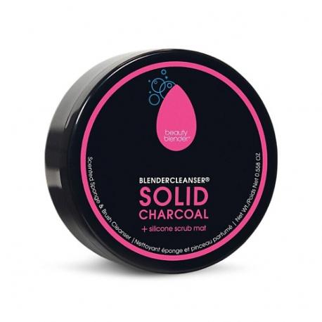 Мыло для очистки спонжей и кистей с углем Solid Charcoal BEAUTYBLENDER