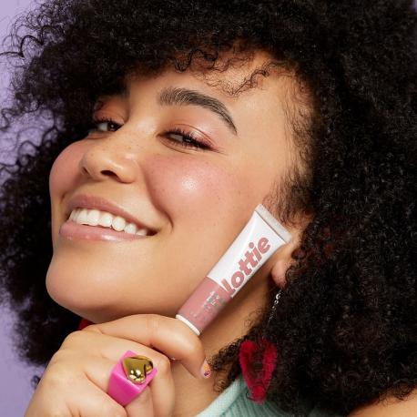 Жидкие румяна для лица Sweet Blush LOTTIE LONDON