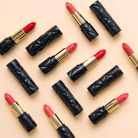 Кремовая помада интенсивный цвет с витамином E Creamy Lipstick Intense Colour VIA MILANO