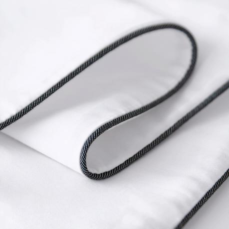 Антибактериальный комплект постельного белья Antibacterial Bed Linen Set, семейный. Цвет: «Альпийский снег» (белый) SOFT SILVER