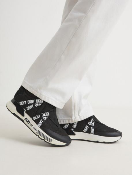 Кроссовки и кеды DKNY