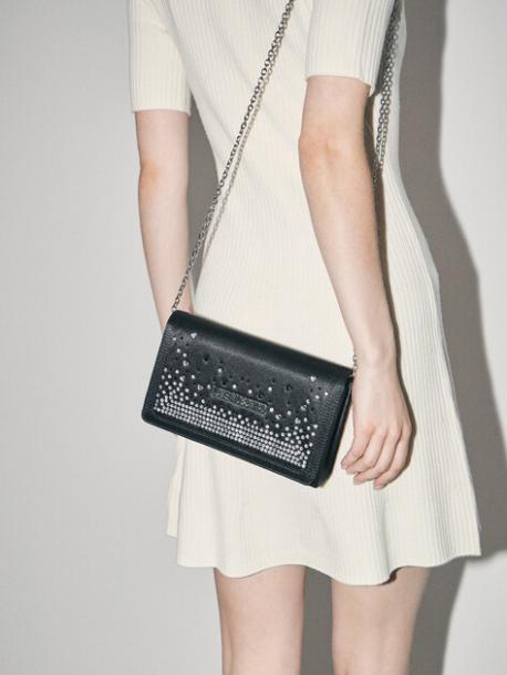 Клатчи Love Moschino