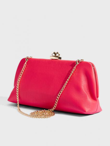 Клатчи Love Moschino