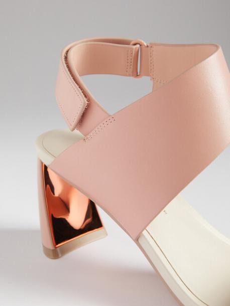 Босоножки United Nude