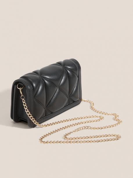 Клатчи Love Moschino