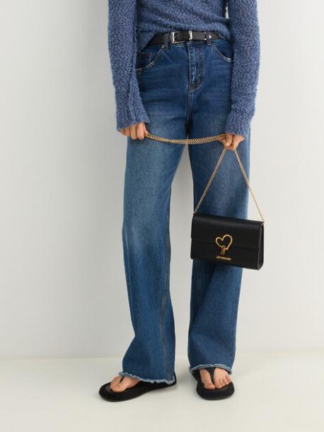 Клатчи Love Moschino