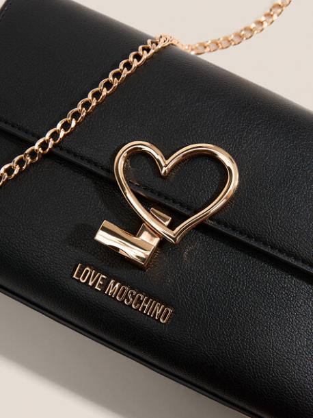 Клатчи Love Moschino