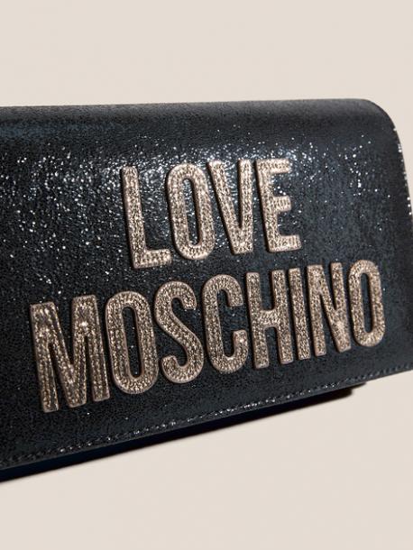 Клатчи Love Moschino