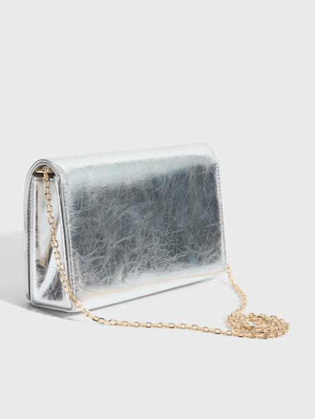 Клатчи Love Moschino