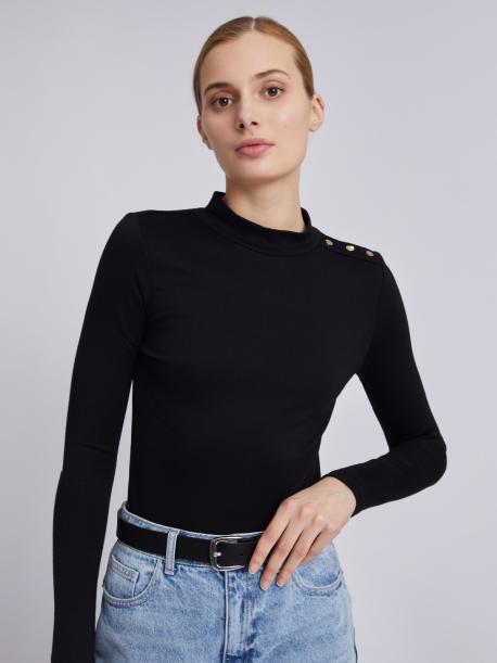 Трикотажный джемпер-водолазка с воротником и декоративными кнопками ZOLLA