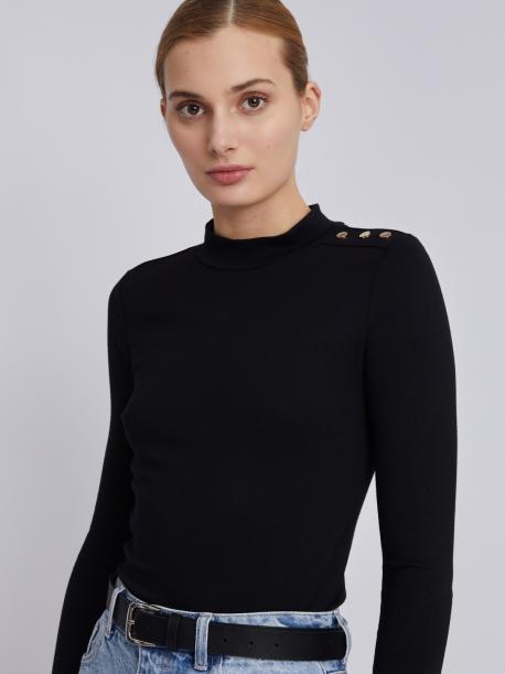 Трикотажный джемпер-водолазка с воротником и декоративными кнопками ZOLLA