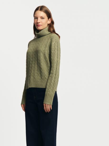 Вязаный свитер с горлом и узором косы ZOLLA