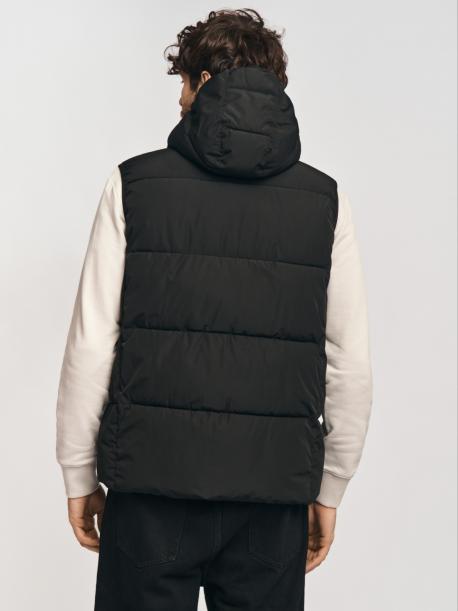 Утеплённый стёганый жилет на молнии с капюшоном ZOLLA