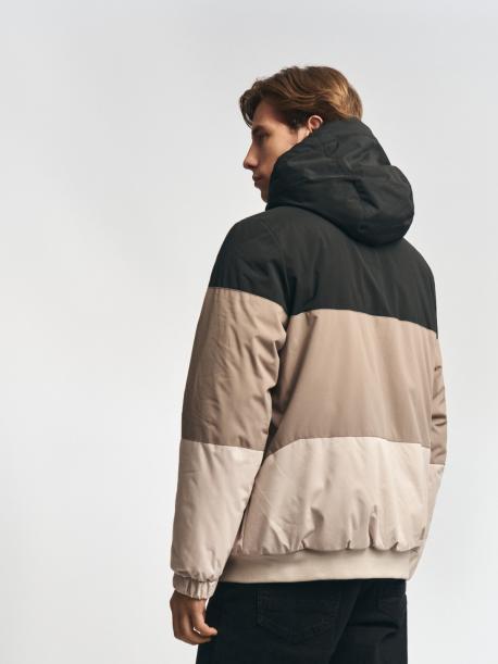 Утеплённая куртка-бомбер на синтепоне с капюшоном ZOLLA