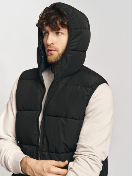 Утеплённый стёганый жилет на молнии с капюшоном ZOLLA