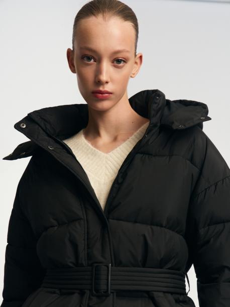 Тёплая куртка с капюшоном и поясом ZOLLA