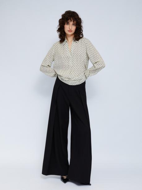 Принтованная блузка с длинным рукавом и вырезом на груди ZOLLA