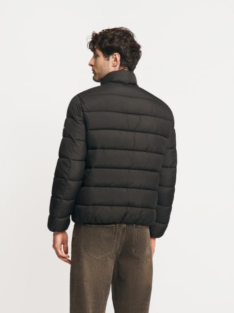 Лёгкая тёплая куртка на молнии с воротником-стойкой ZOLLA