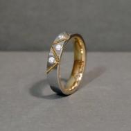 Кольцо , циркон, размер 18, серебряный, золотой Carraji