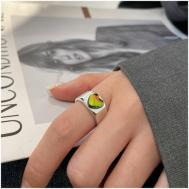 Кольцо, размер 19, зеленый, серебряный Plush Story