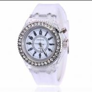Наручные часы  часы наручные кварцевые стильные с подсветкой светодиодной в подарочной упаковке, белый Geneva