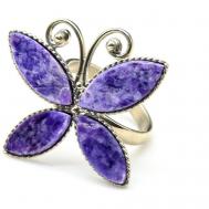 Кольцо, бижутерный сплав, чароит, размер 16, фиолетовый Кольцо чароит " Бабочка " 28*25мм., размер 16