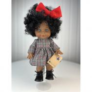 Кукла Бетти темнокожая в платье в клетку с красным бантом 30 см Lamagik S.L.